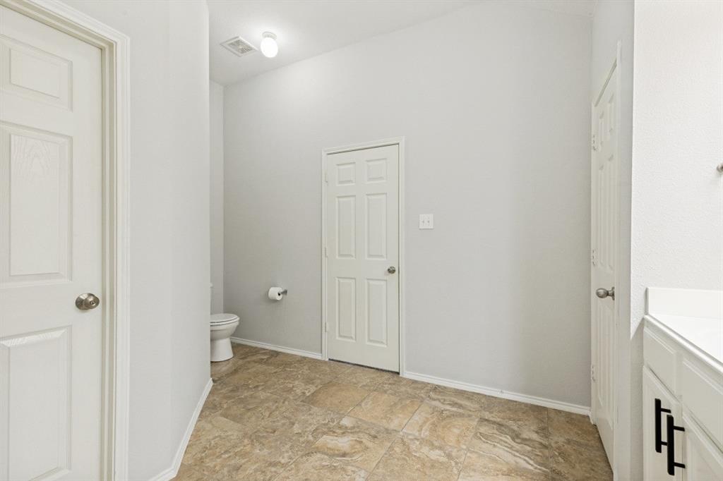 9217 Oldwest Trail Property Photo 14