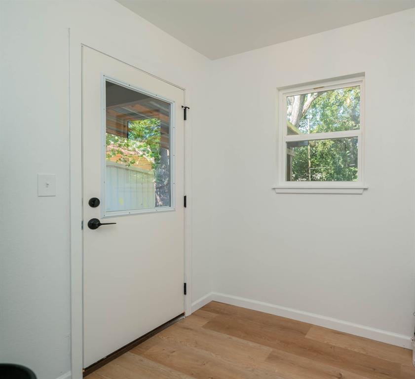 607 N Pacific Street Property Photo 10