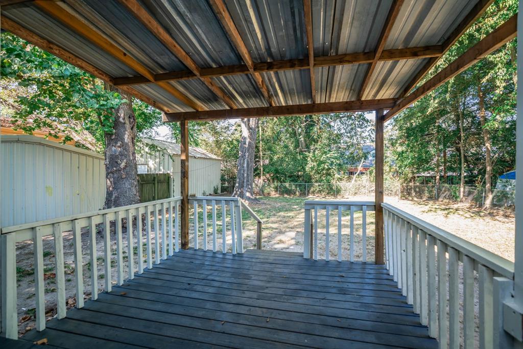 607 N Pacific Street Property Photo 11