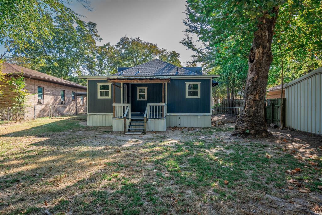 607 N Pacific Street Property Photo 12