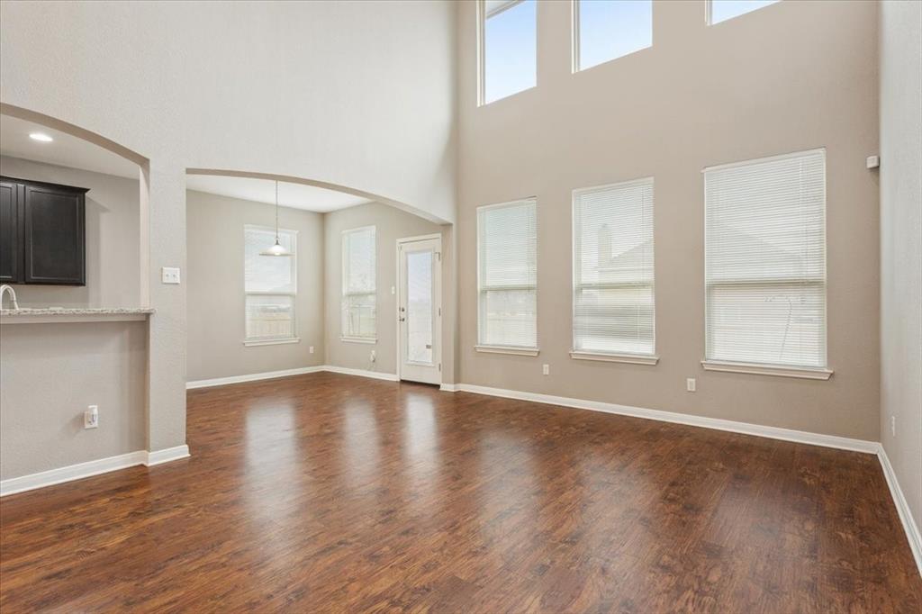 10713 Burnham Dr Property Photo 3