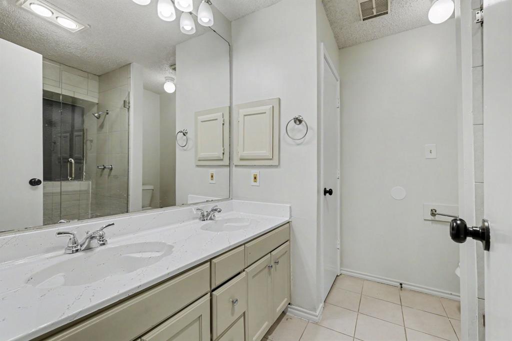 1046 Colony Street Property Photo 9