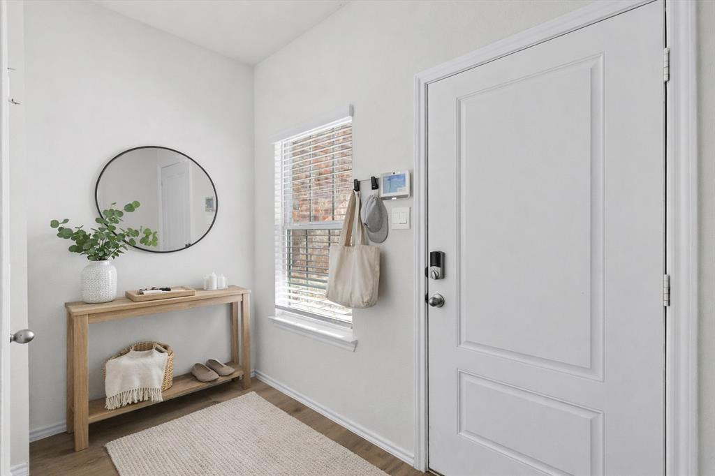 809 Trough Street Property Photo 2