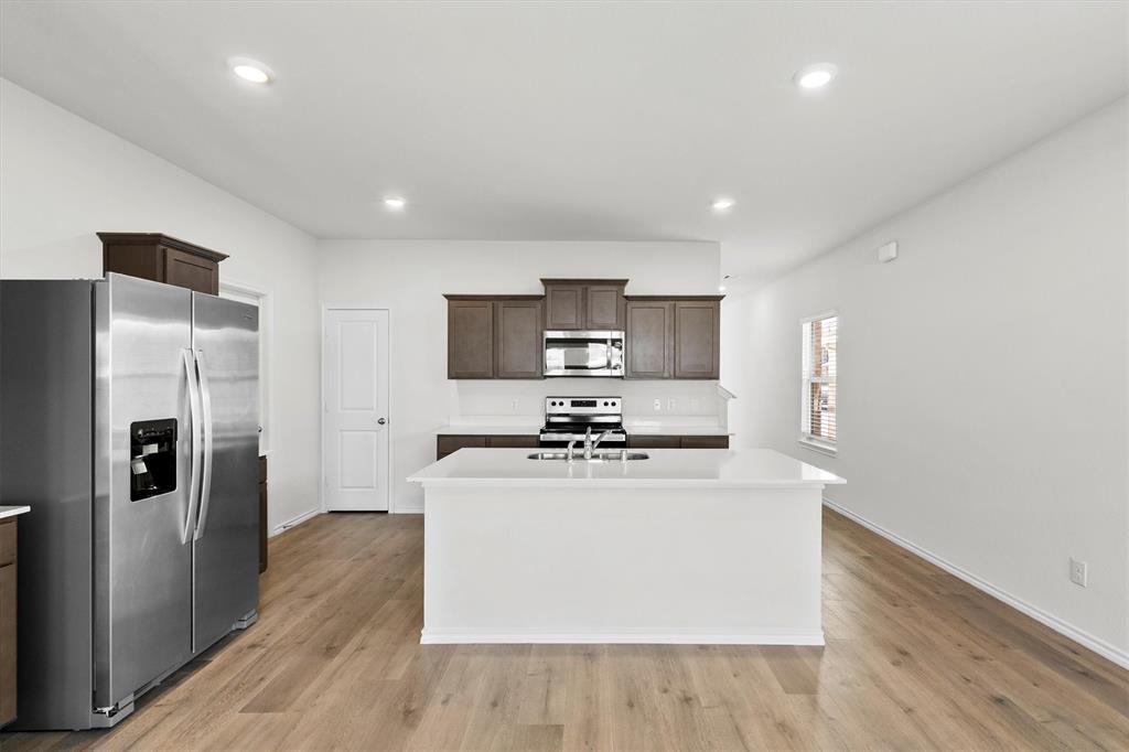 809 Trough Street Property Photo 10