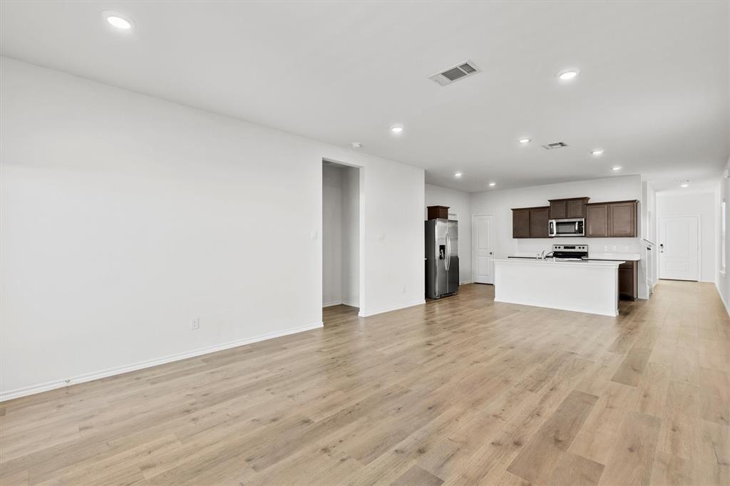 809 Trough Street Property Photo 11