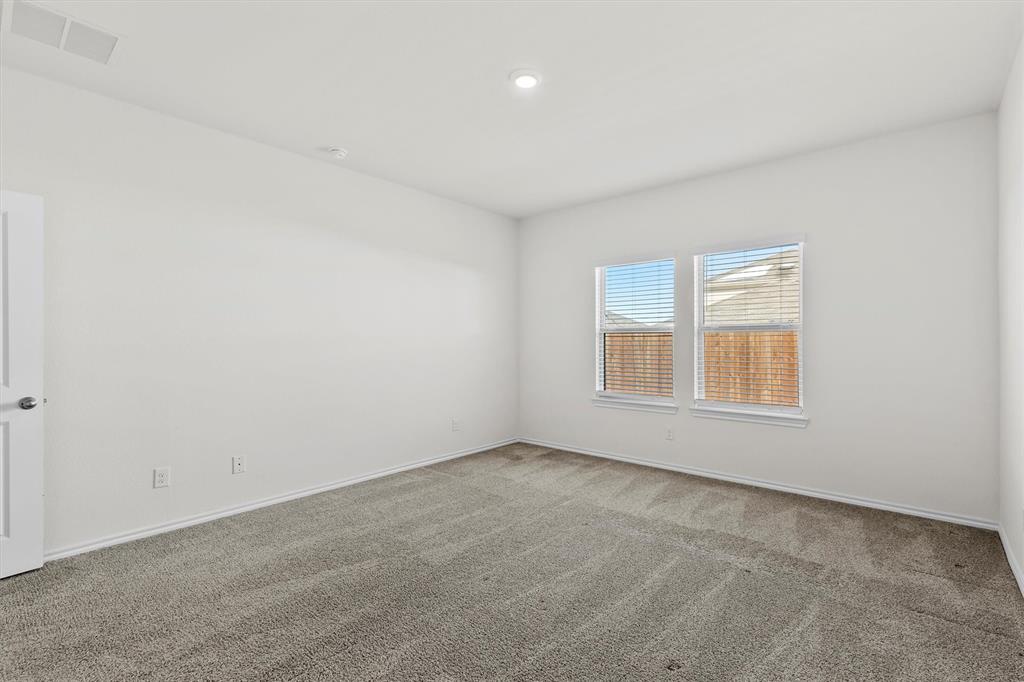 809 Trough Street Property Photo 14
