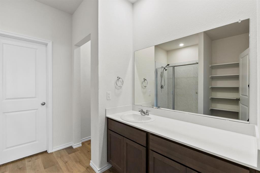 809 Trough Street Property Photo 17