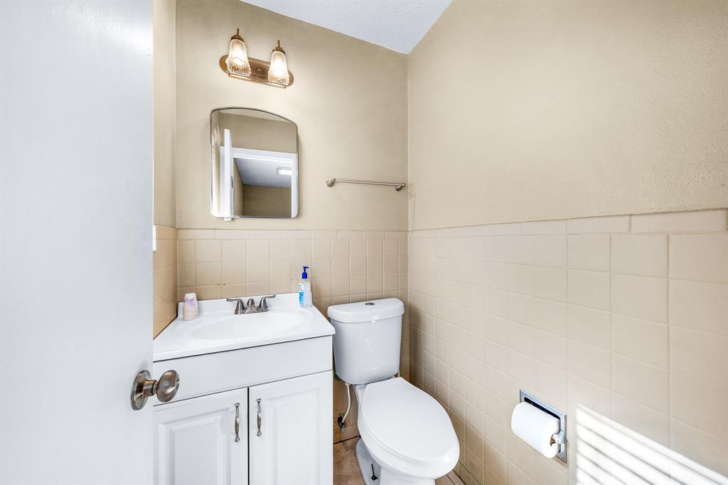 200 E Russell Avenue Property Photo 14