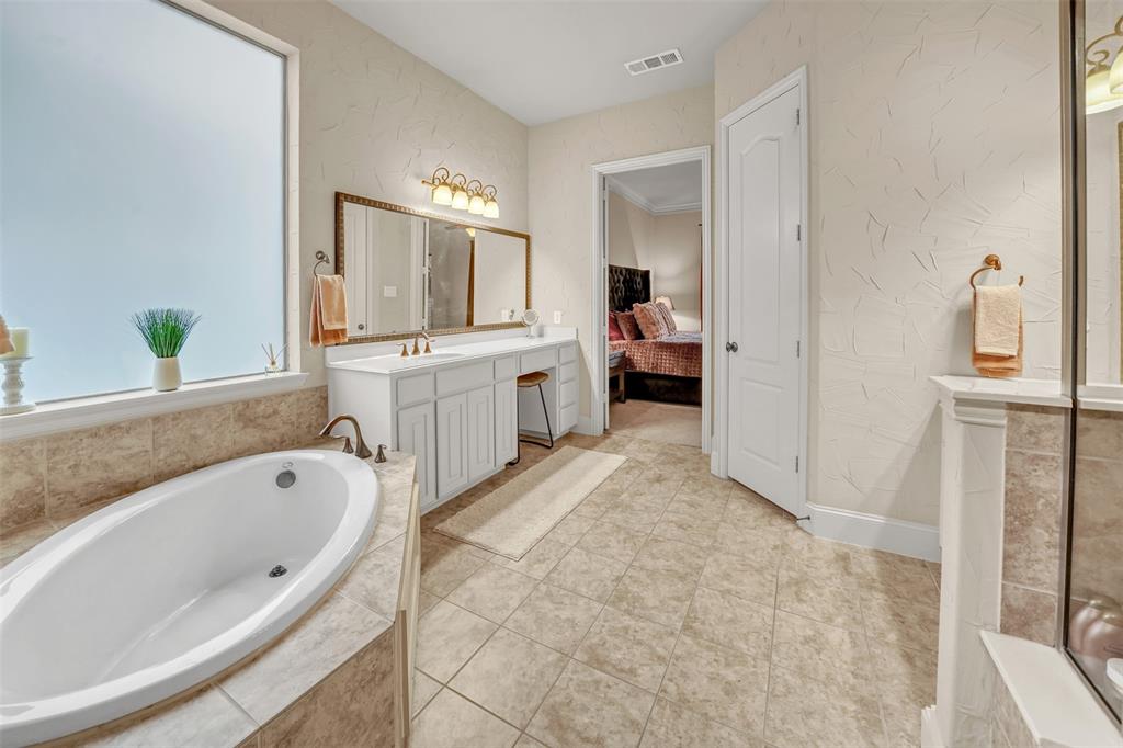 5048 Exposition Way Property Photo 34