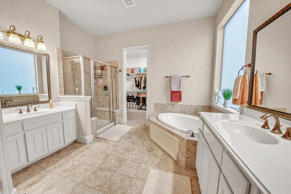 5048 Exposition Way Property Photo 35