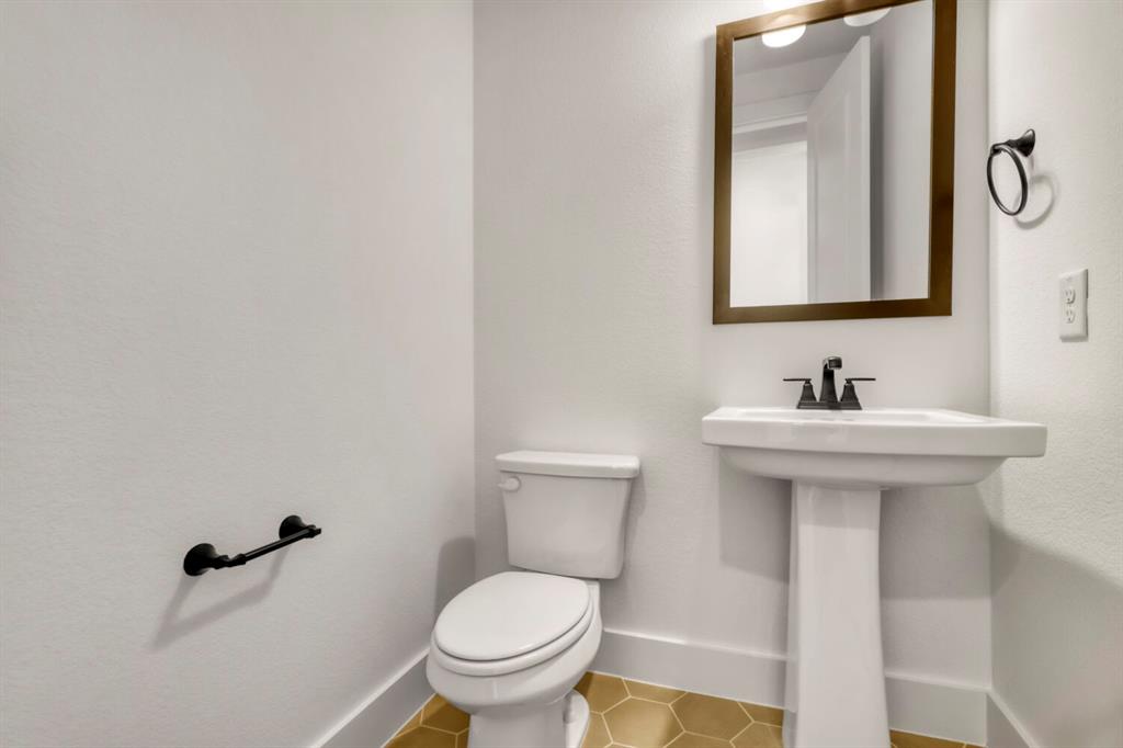 4312 Double Diamond Drive Property Photo 12