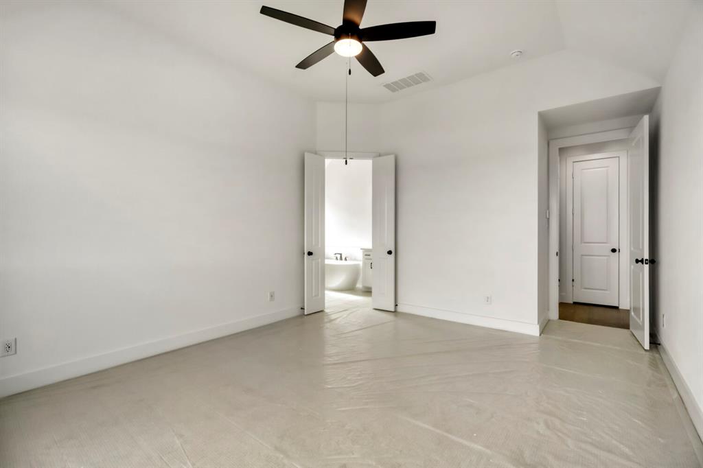 4312 Double Diamond Drive Property Photo 14