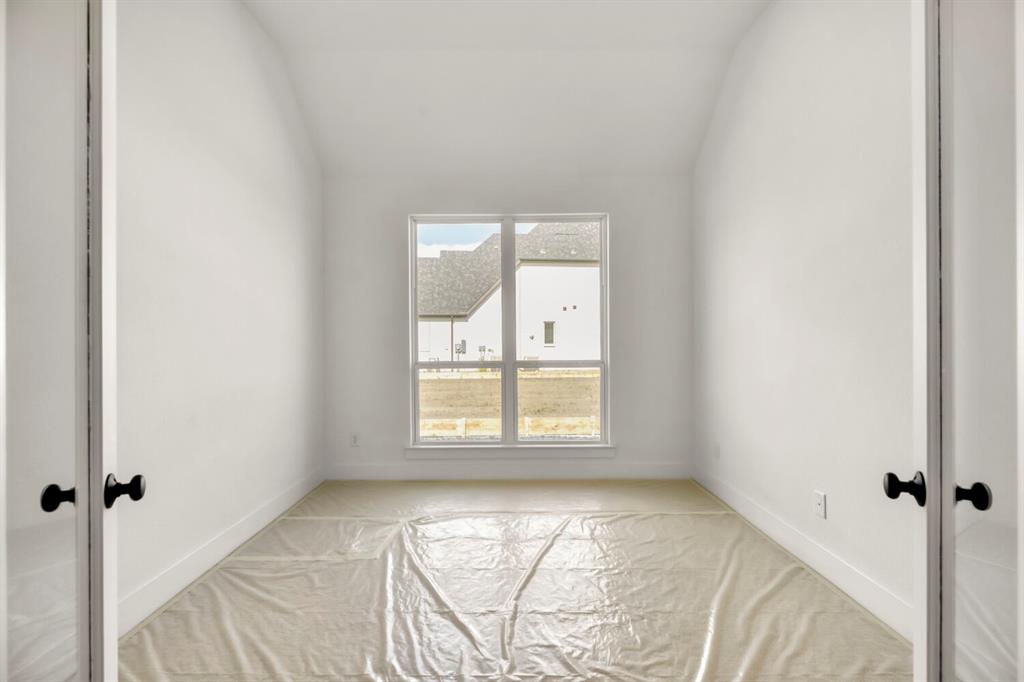 4312 Double Diamond Drive Property Photo 18