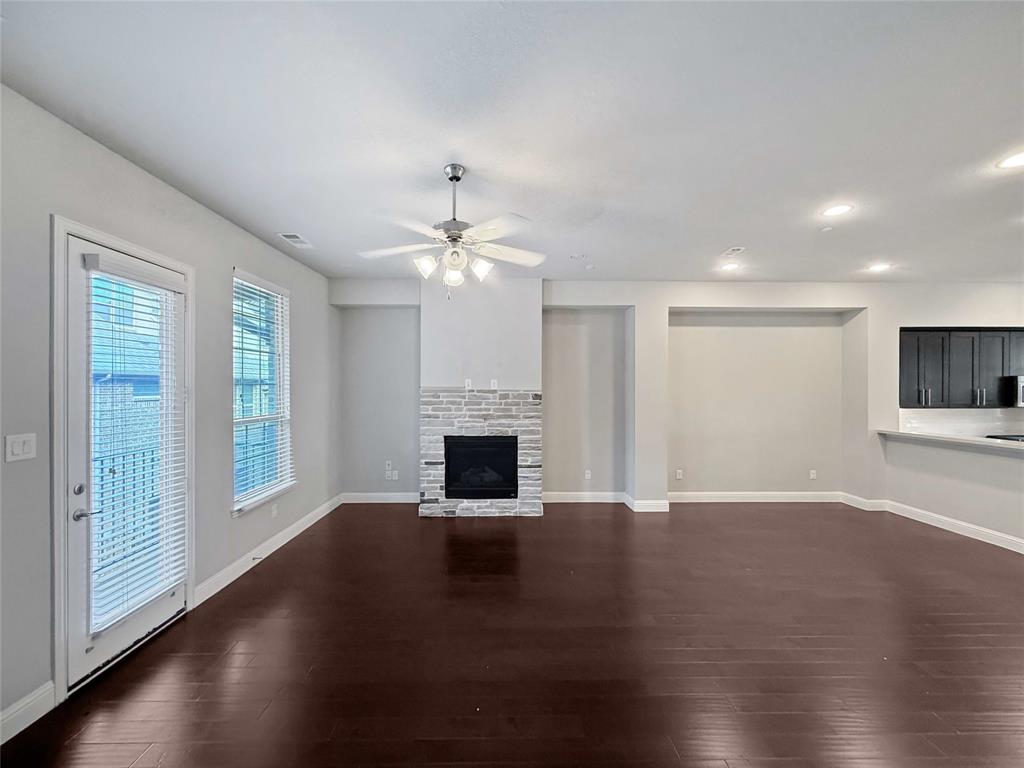 573 W Royal Lane Property Photo 5
