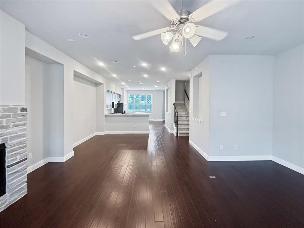 573 W Royal Lane Property Photo 6