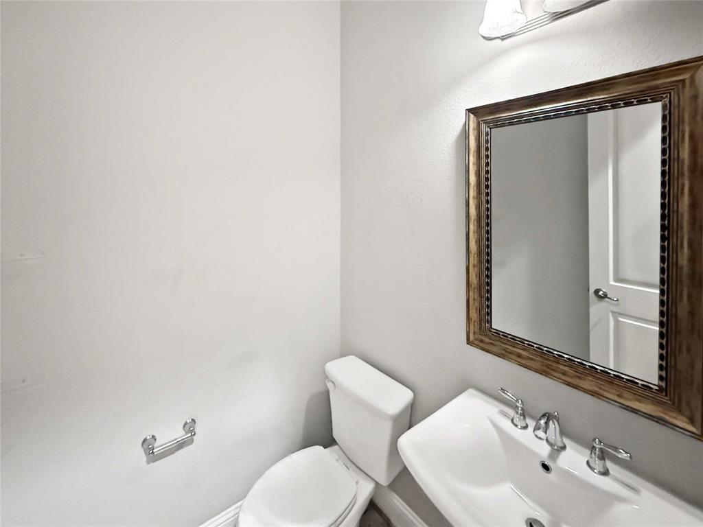 573 W Royal Lane Property Photo 21