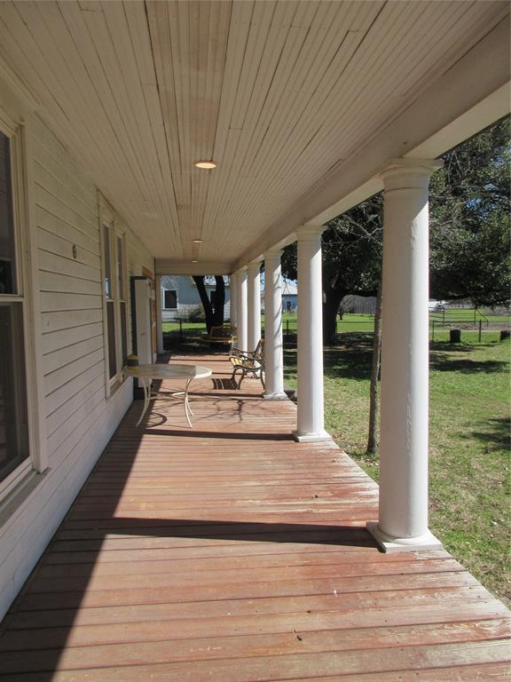 607 S First Street Property Photo 4