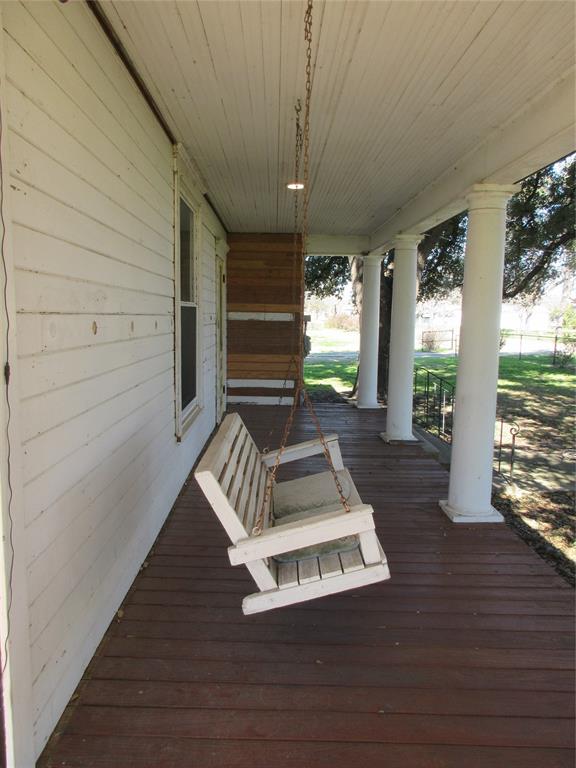 607 S First Street Property Photo 5
