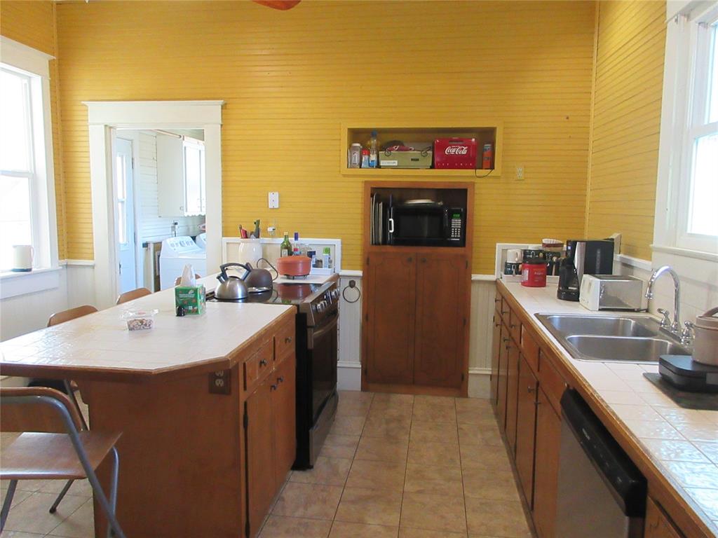 607 S First Street Property Photo 11