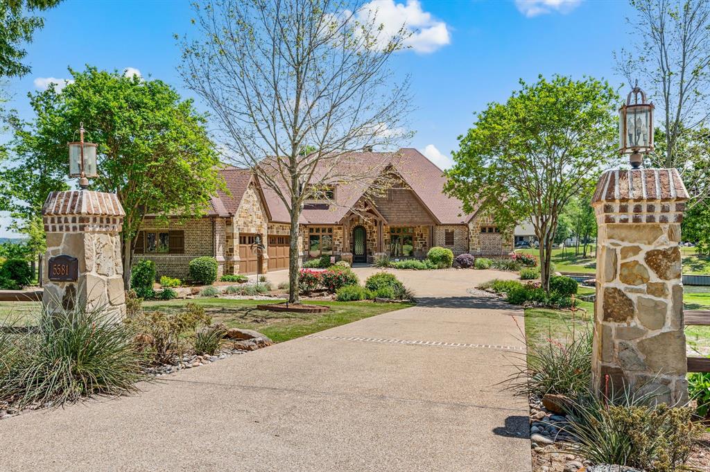 5581 Nancy Circle Property Photo 3