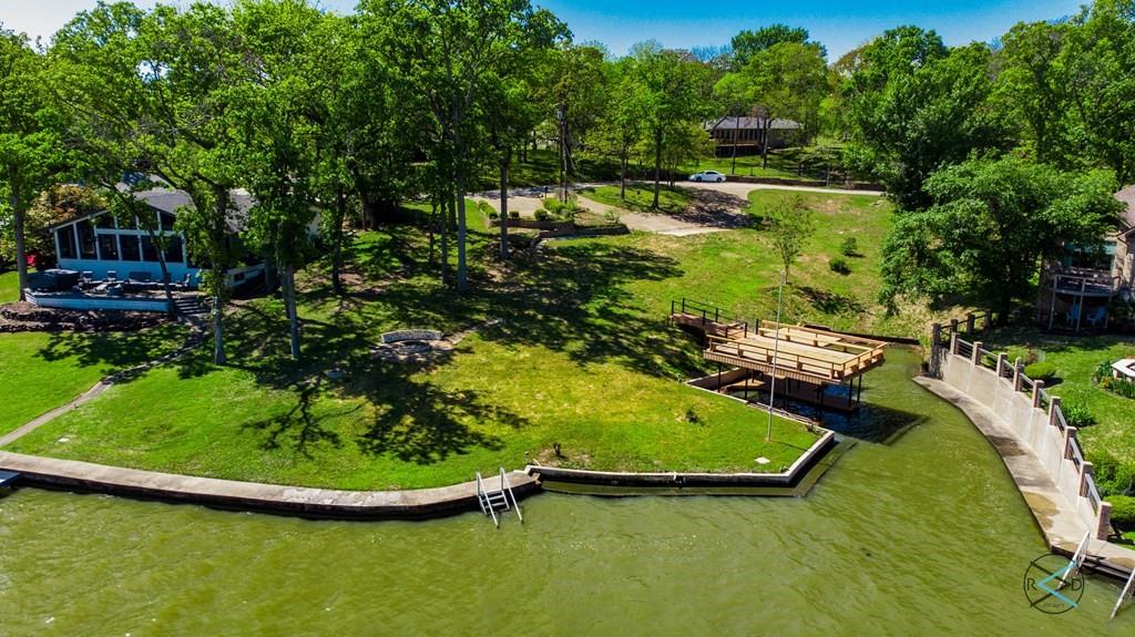 433 Winding Shore Drive Property Photo 3