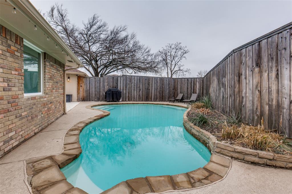 2901 Regal Road Property Photo 20