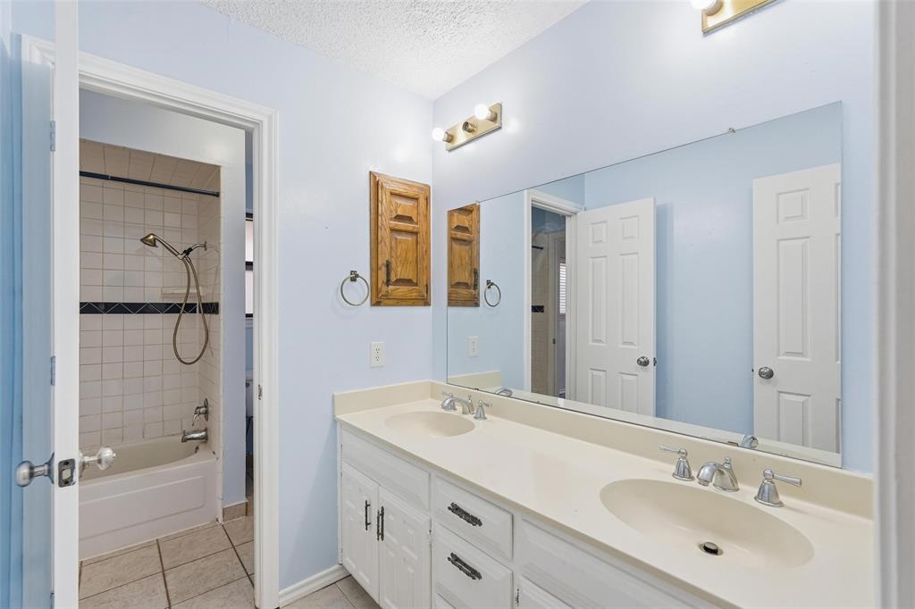 1117 E Spring Valley Road Property Photo 9