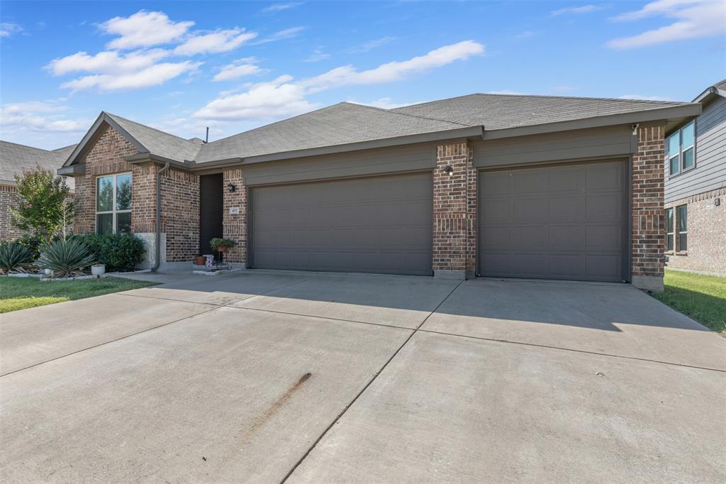 401 Evans Drive Property Photo 2
