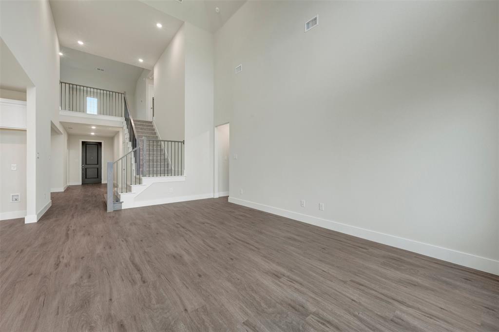 1116 Hitching Post Way Property Photo 17