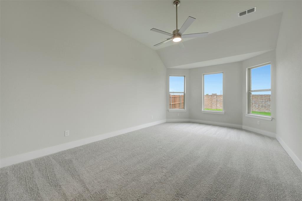 1116 Hitching Post Way Property Photo 19