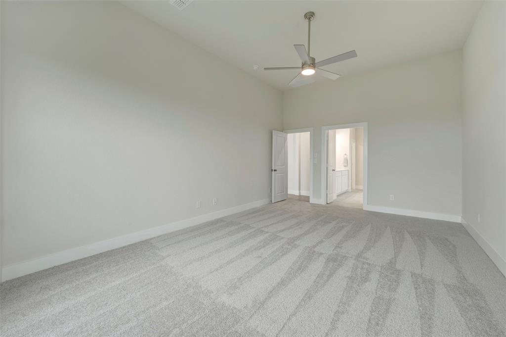 1116 Hitching Post Way Property Photo 21