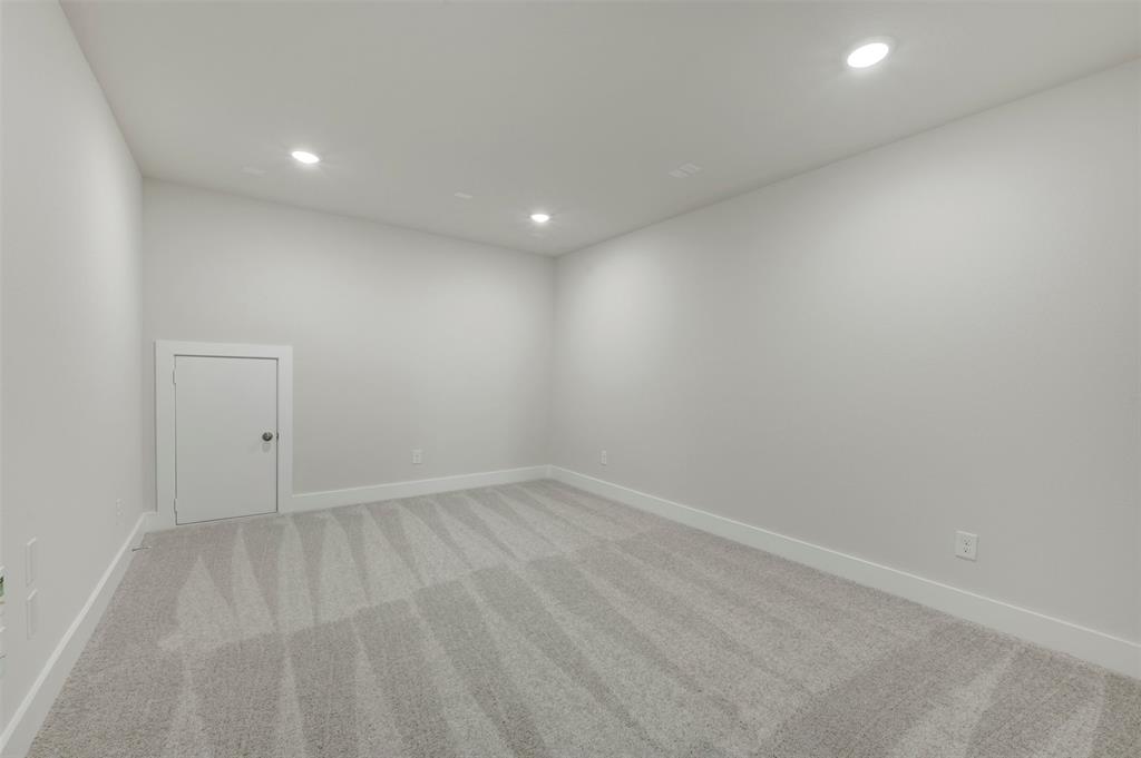 1116 Hitching Post Way Property Photo 28