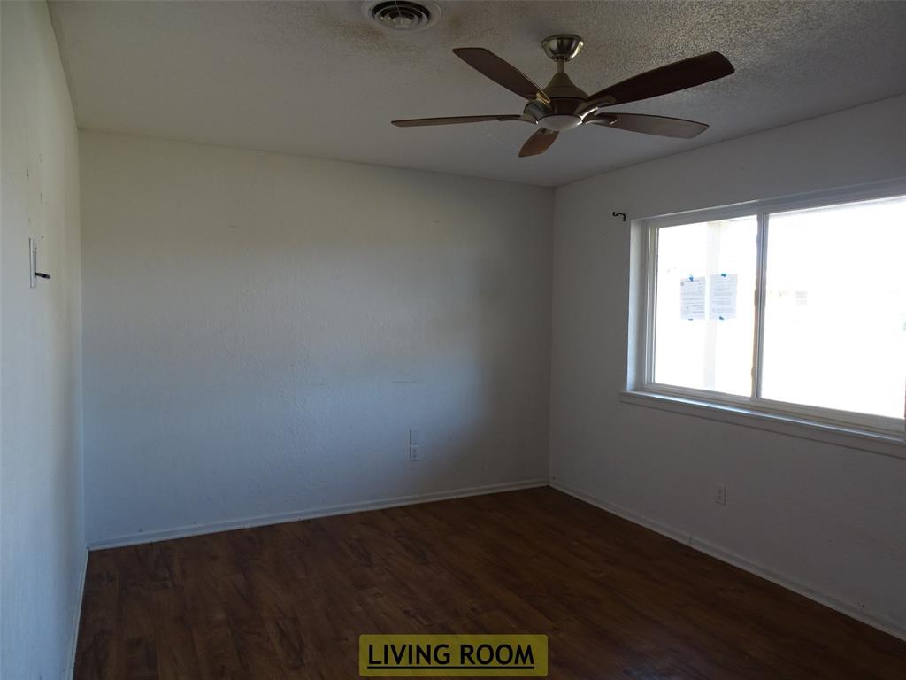 908 Brookside Street Property Photo 2