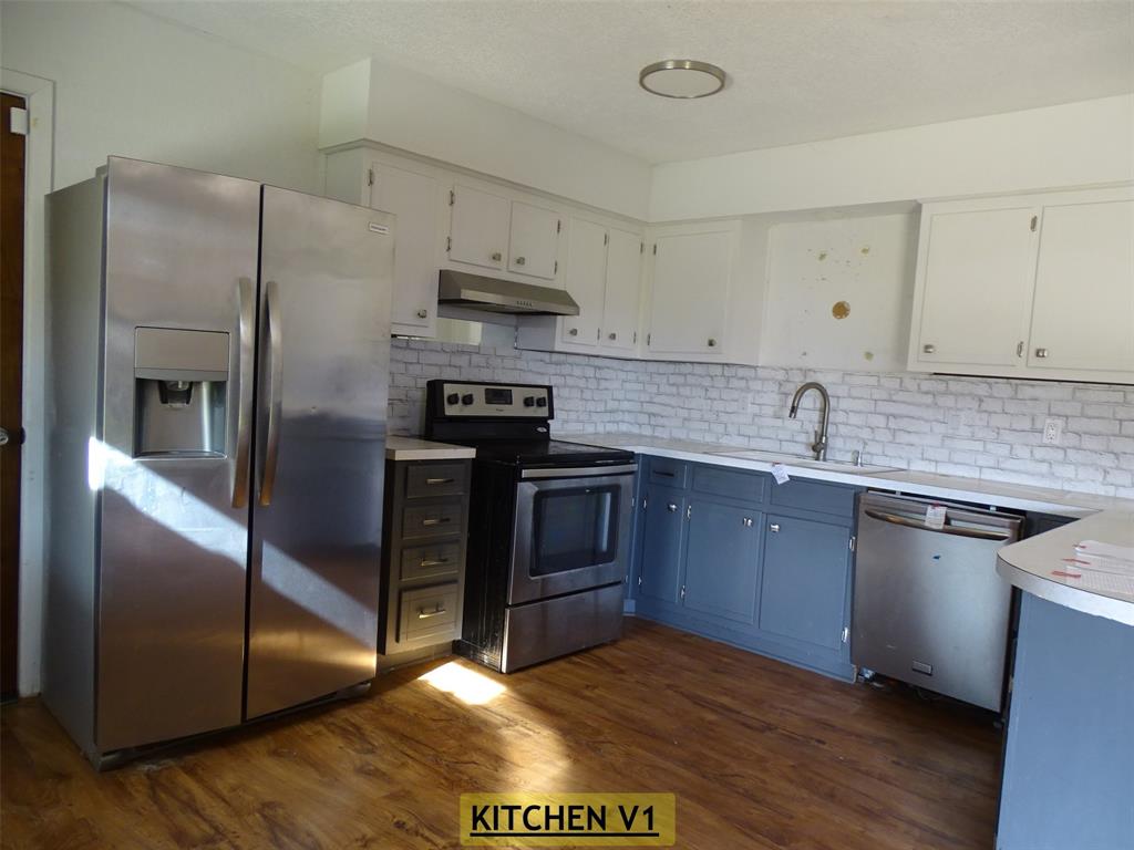 908 Brookside Street Property Photo 3