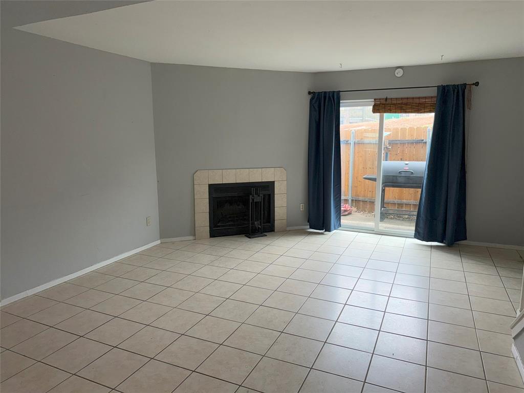732 W Collins Street Property Photo 3
