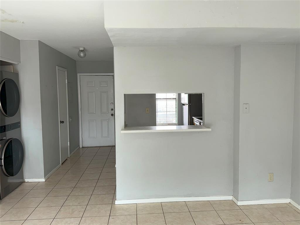 732 W Collins Street Property Photo 4