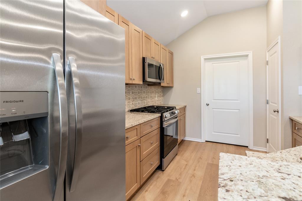 807 Bella Blvd Street Property Photo 5