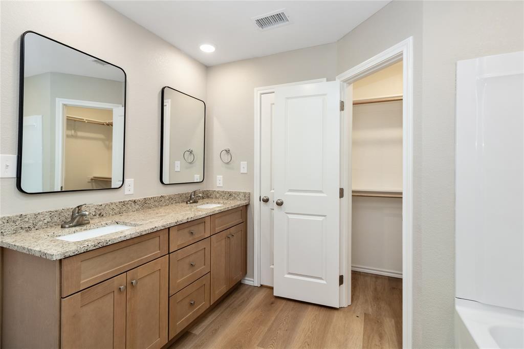 807 Bella Blvd Street Property Photo 10