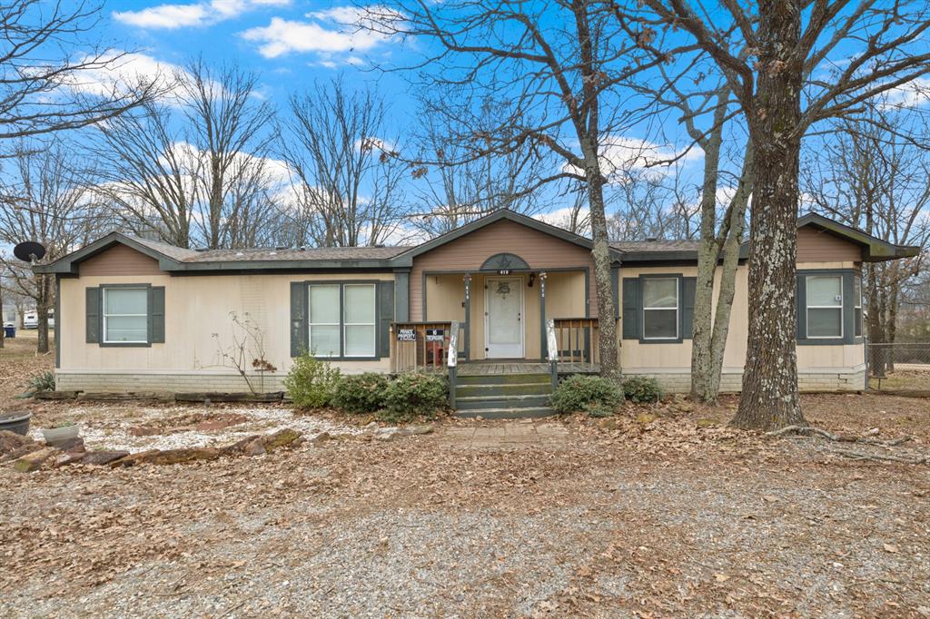 418 Broken Bow Property Photo 1