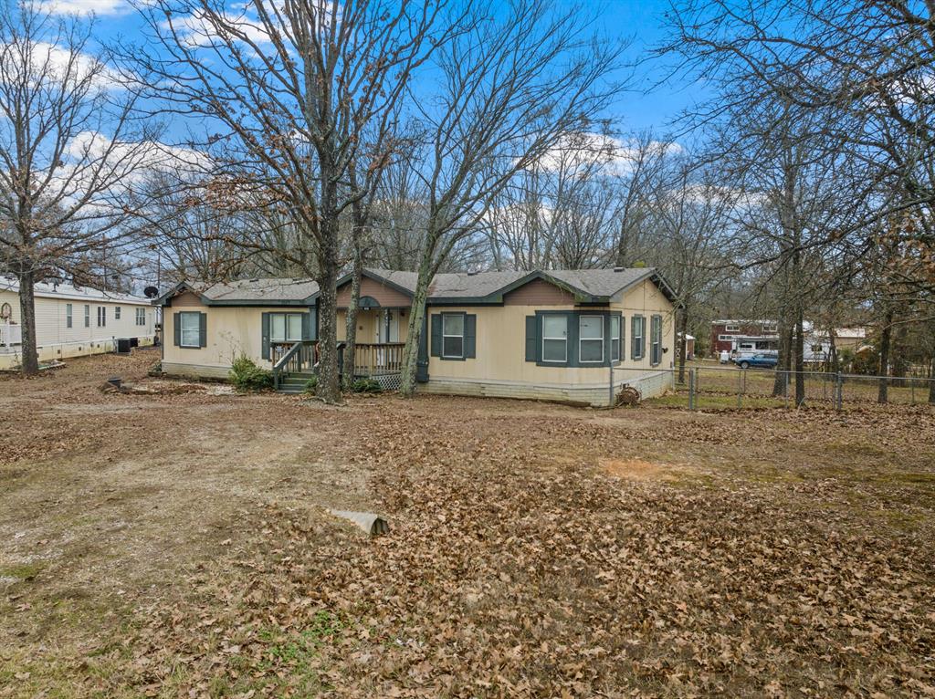 418 Broken Bow Property Photo 3