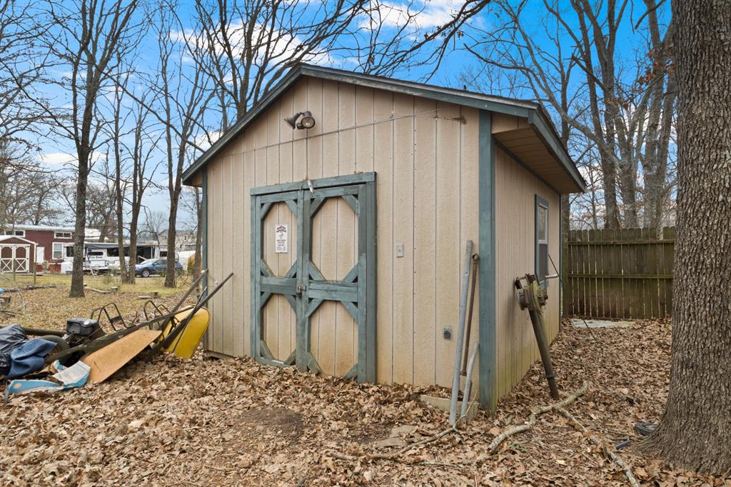 418 Broken Bow Property Photo 30