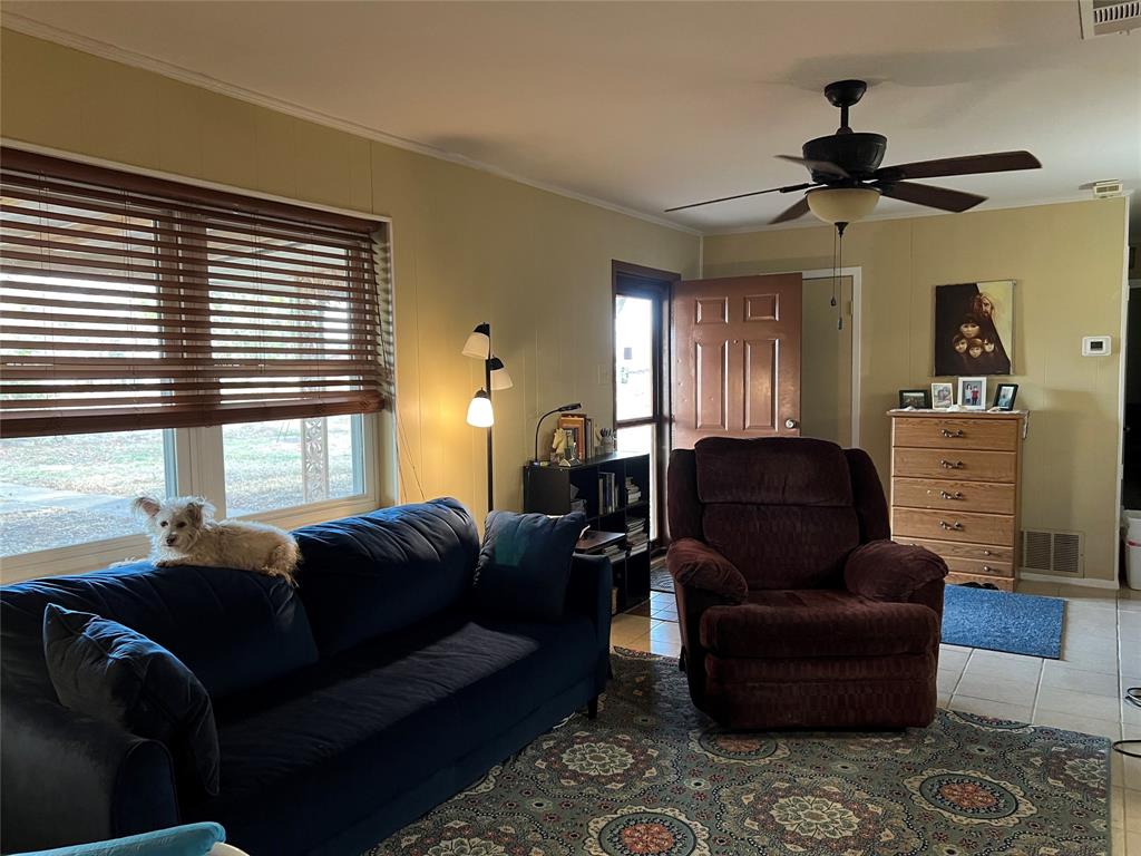 1053 Mary Street Property Photo 11