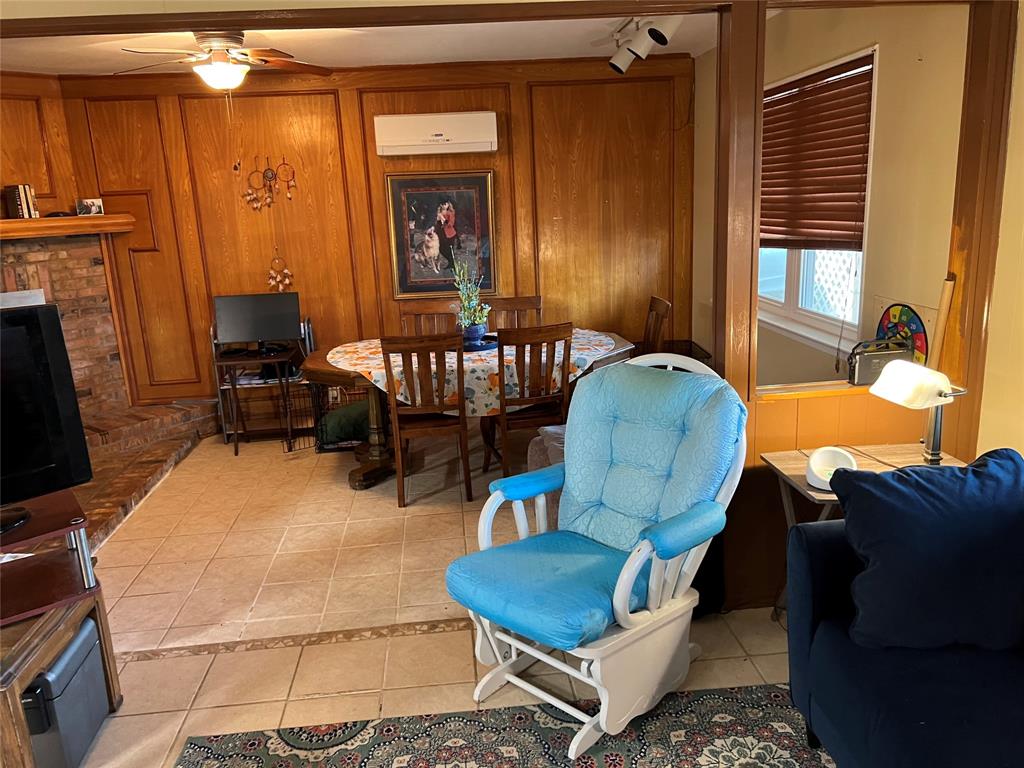 1053 Mary Street Property Photo 17