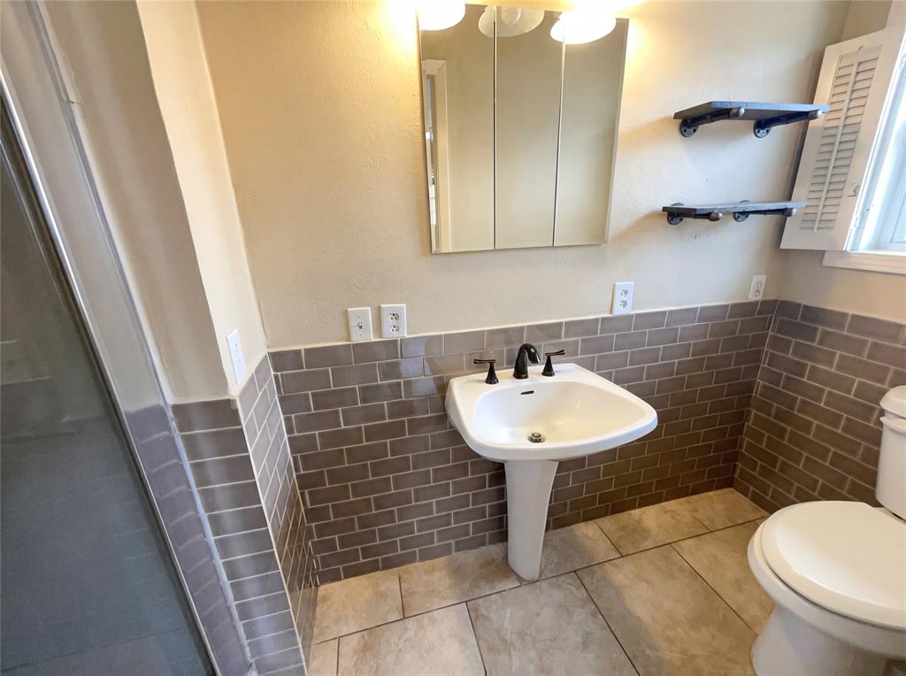 6817 Chickering Road Property Photo 14