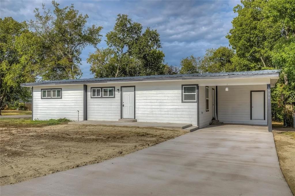 1710 Langford Street Property Photo 1