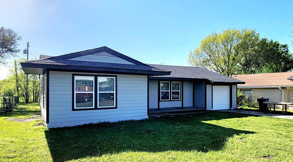 1705 Langford Street Property Photo 3