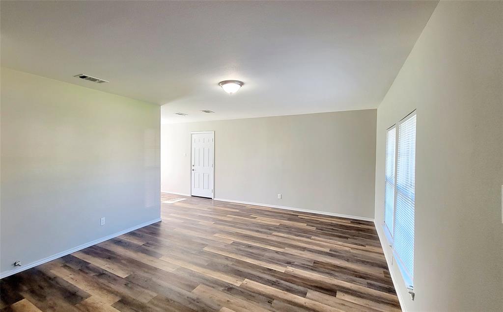 1705 Langford Street Property Photo 6