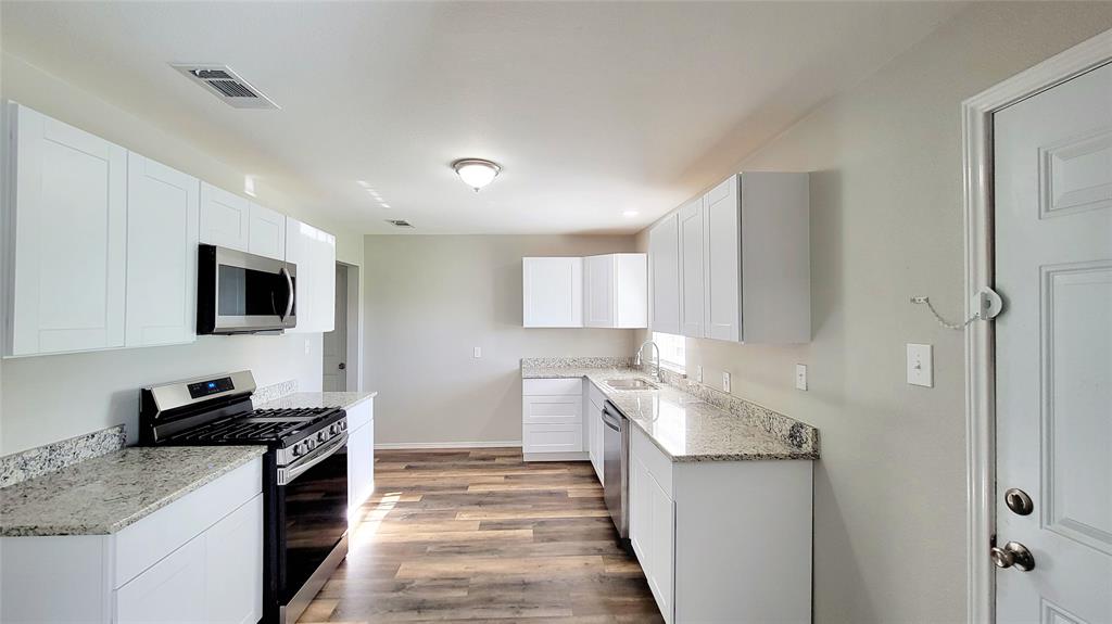 1705 Langford Street Property Photo 7