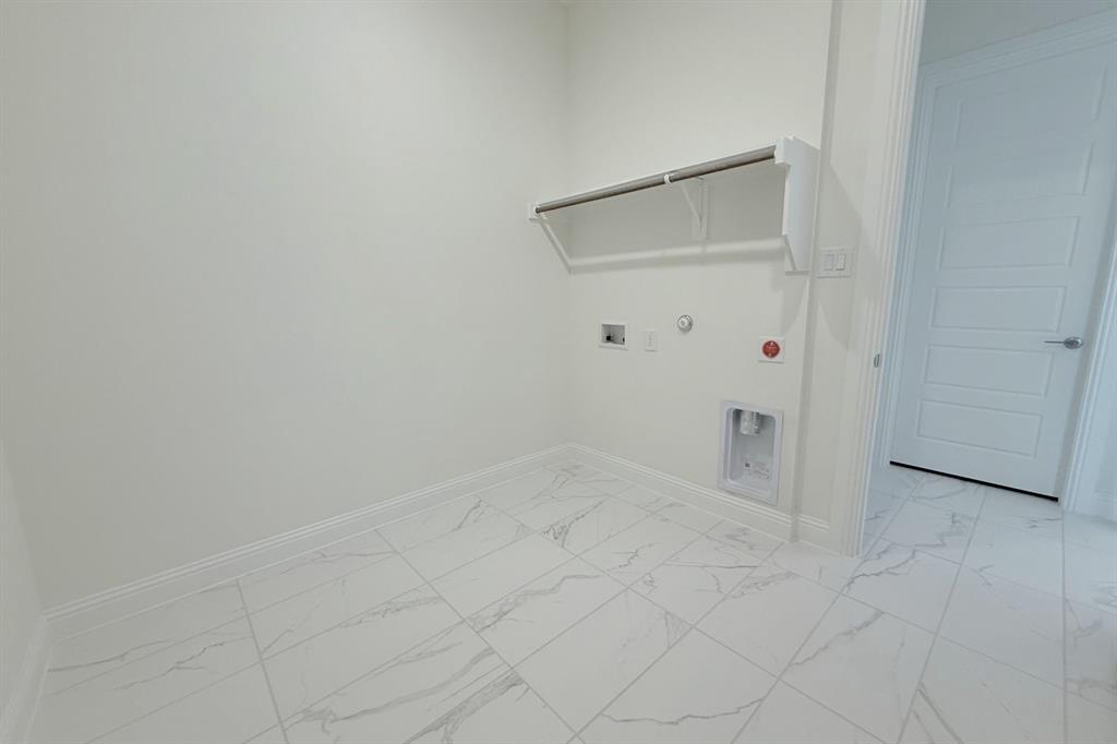 9813 Chesney Drive Property Photo 18