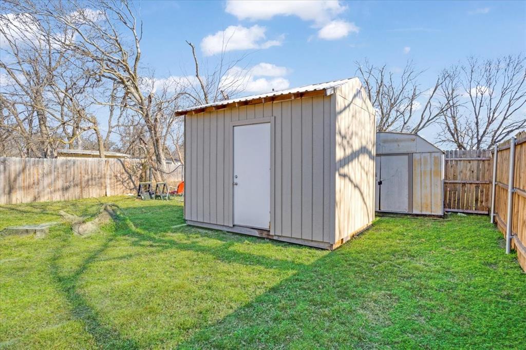 307 N Carter Property Photo 28